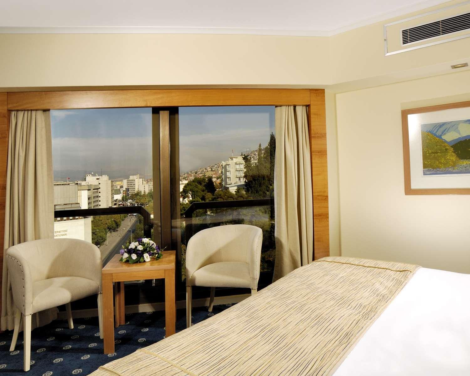 Best Western Plus Hotel Konak İzmir Eksteriør bilde